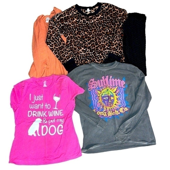 Women’s size Medium Clothes Bundle Lot - Picture 3 of 3